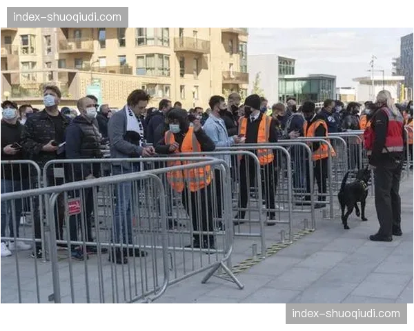 地理围栏技术触发：门票状态随观众入场位置自动激活